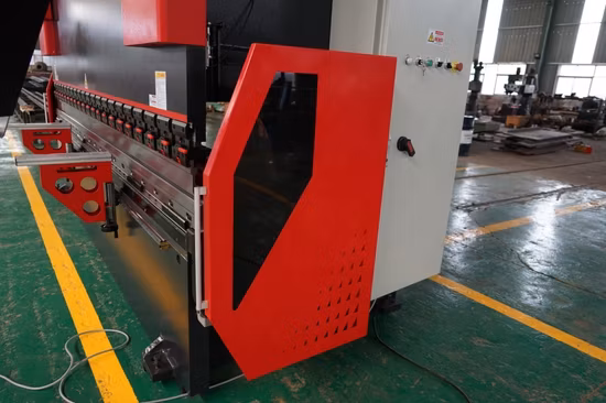Prensa plegadora CNC servoelectrohidráulica 6+1